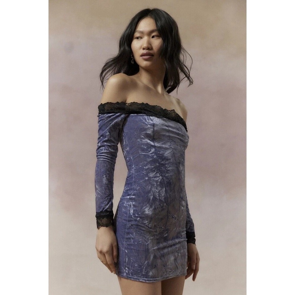 NEW Kimchi Blue Ryder Velvet & Lace Mini Dress Urban Outfitters Size Small